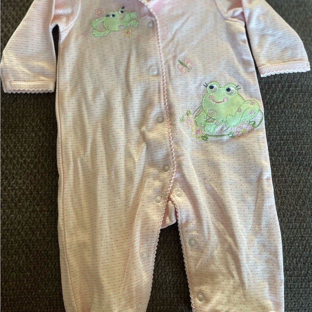 Little Me 3 month Frog Friends Embroidered Footie 🩷💚